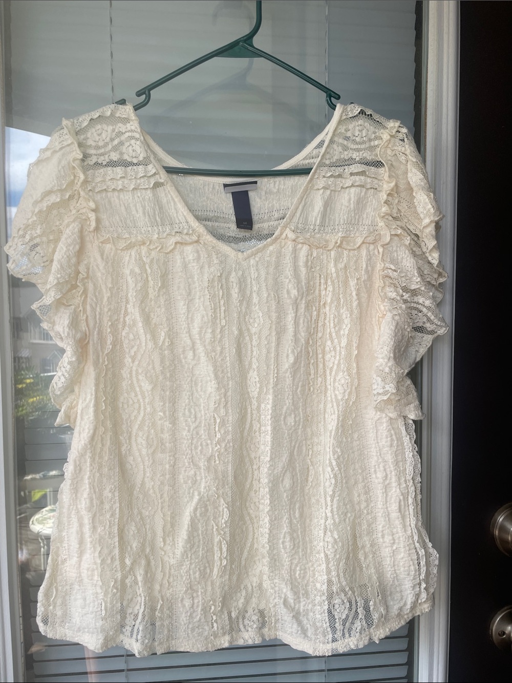 Daytrip Lace Ivory Ruffle Sleeve Lace Top -M